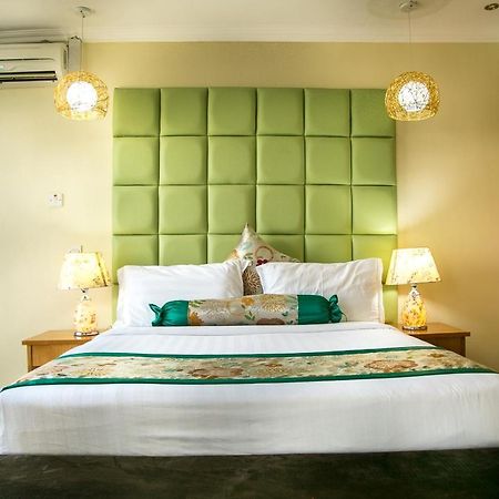 Kebbys Hotel Dar es Salaam Esterno foto