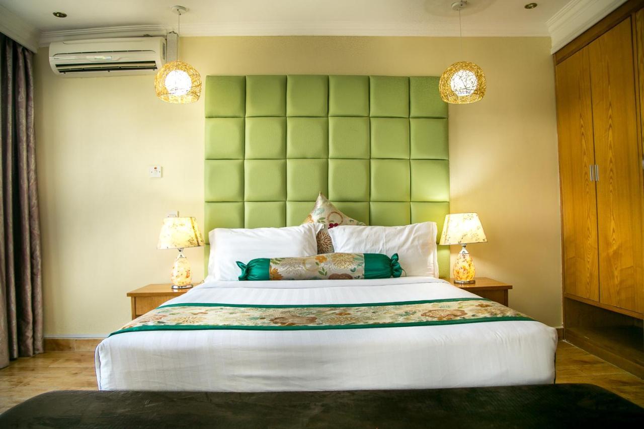 Kebbys Hotel Dar es Salaam Esterno foto