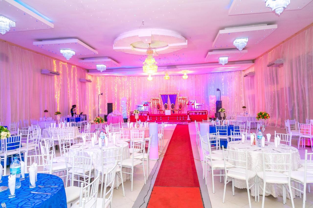 Kebbys Hotel Dar es Salaam Esterno foto