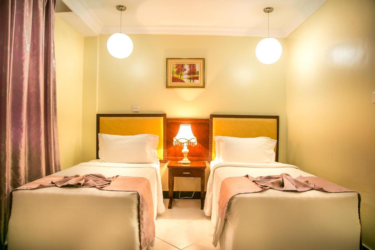 Kebbys Hotel Dar es Salaam Esterno foto