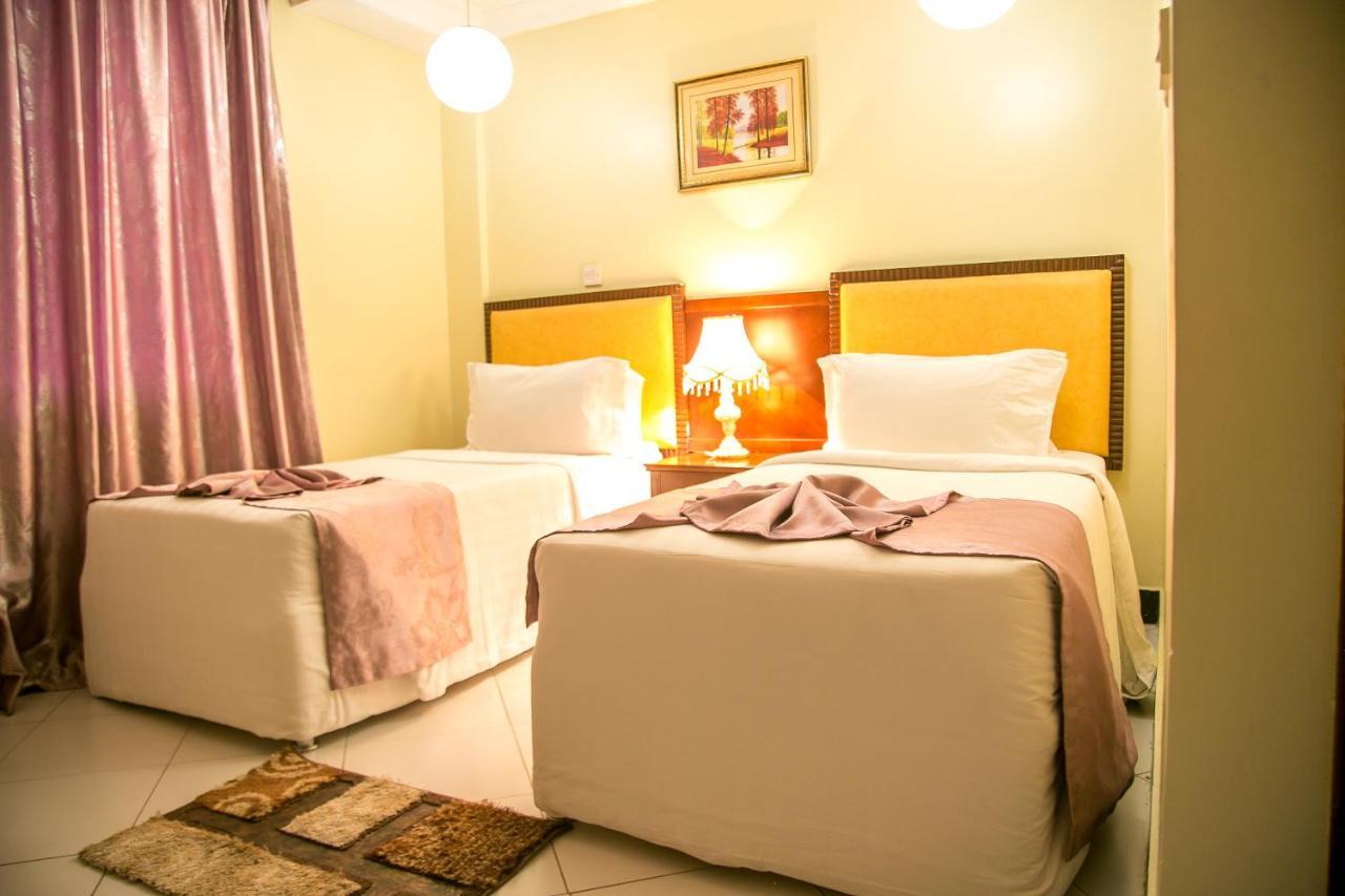 Kebbys Hotel Dar es Salaam Esterno foto