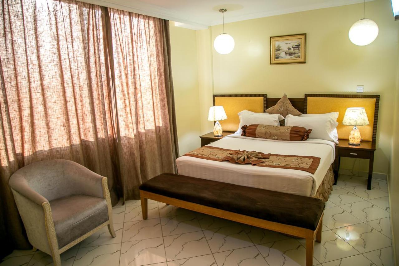Kebbys Hotel Dar es Salaam Esterno foto